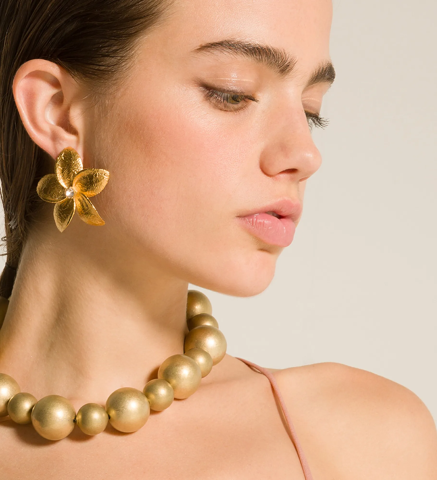 forte_forte Bijoux^boucles d'oreilles sculptées fleur "frangipane" oro