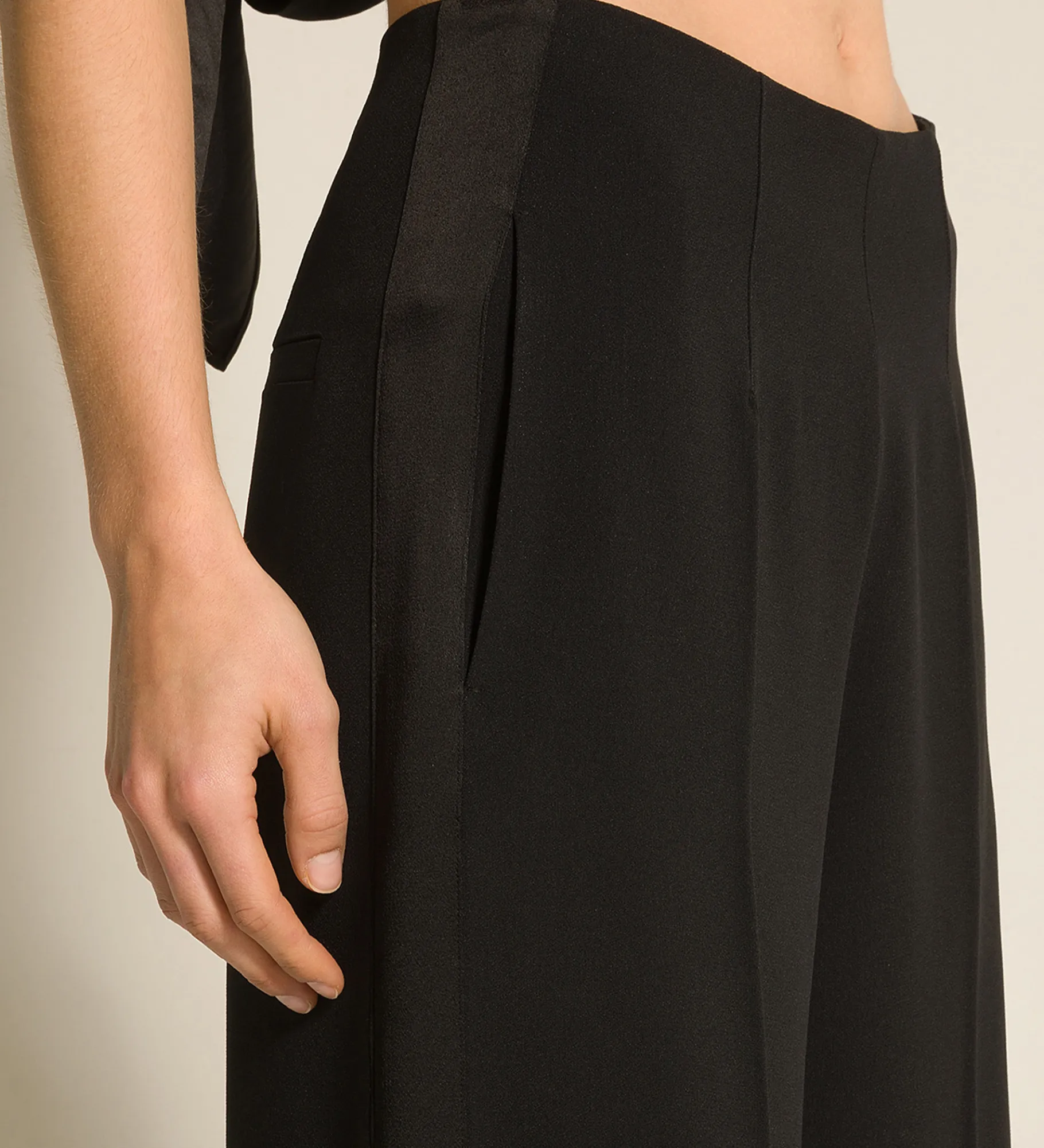 forte_forte Pantalons^le pantalon smoking en satin enver nero